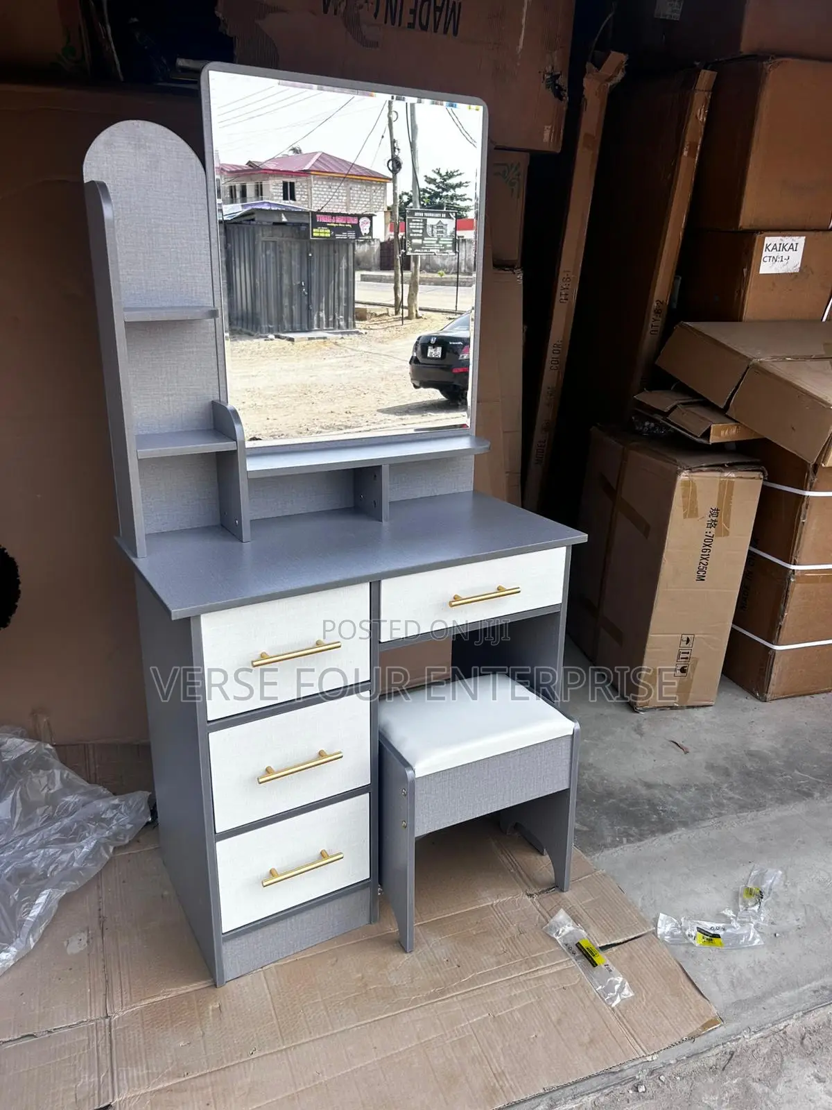 Modern Dressing Table With Mirror and Stool