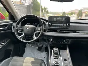 Mitsubishi Outlander 2021 Red