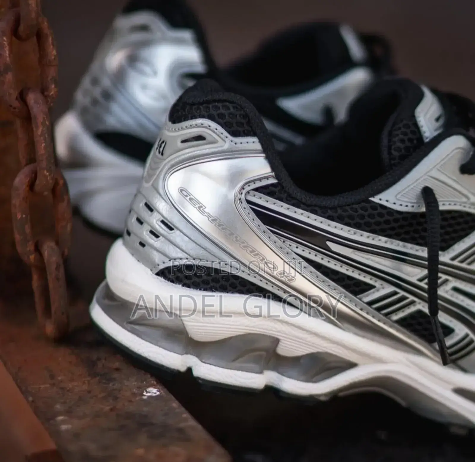 Original Asics Sneakers