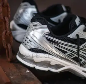 Original Asics Sneakers
