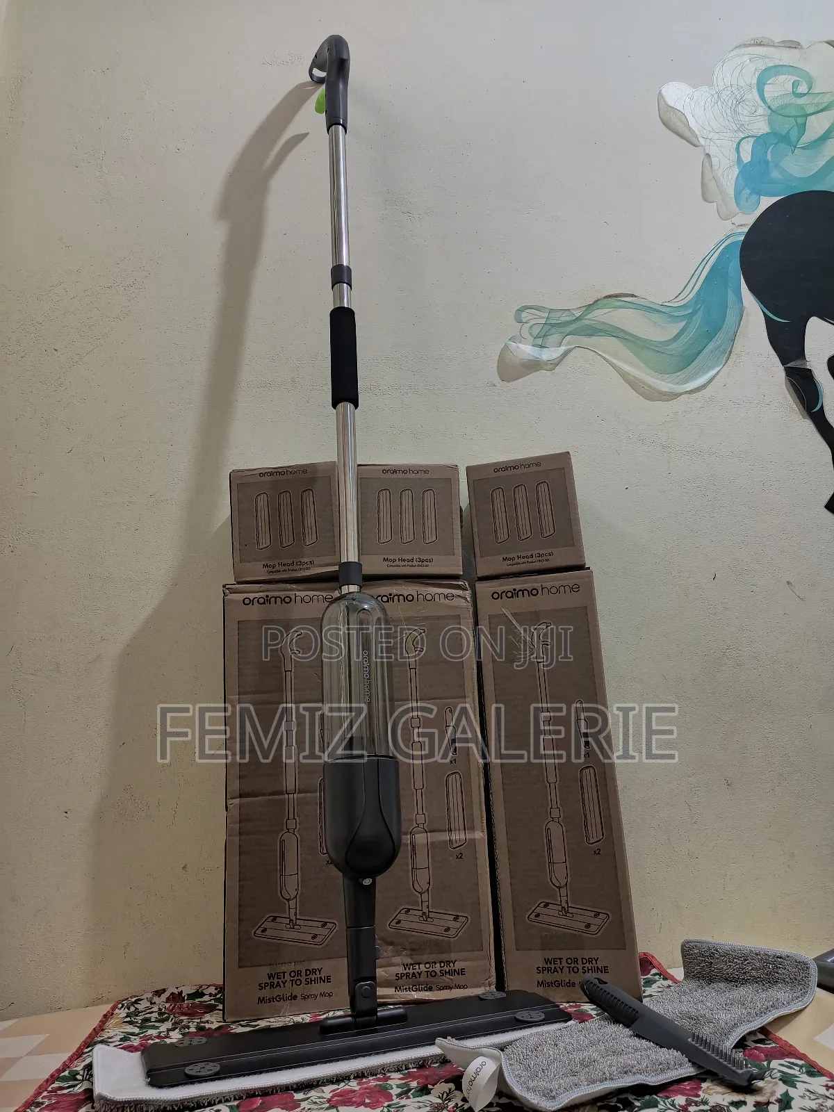 Oraimo Mistglide Spray Mop Plus 4pcs Replacement Mop Pads