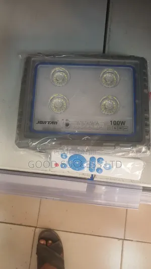 100w Solar Flood Light
