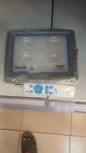 100w Solar Flood Light