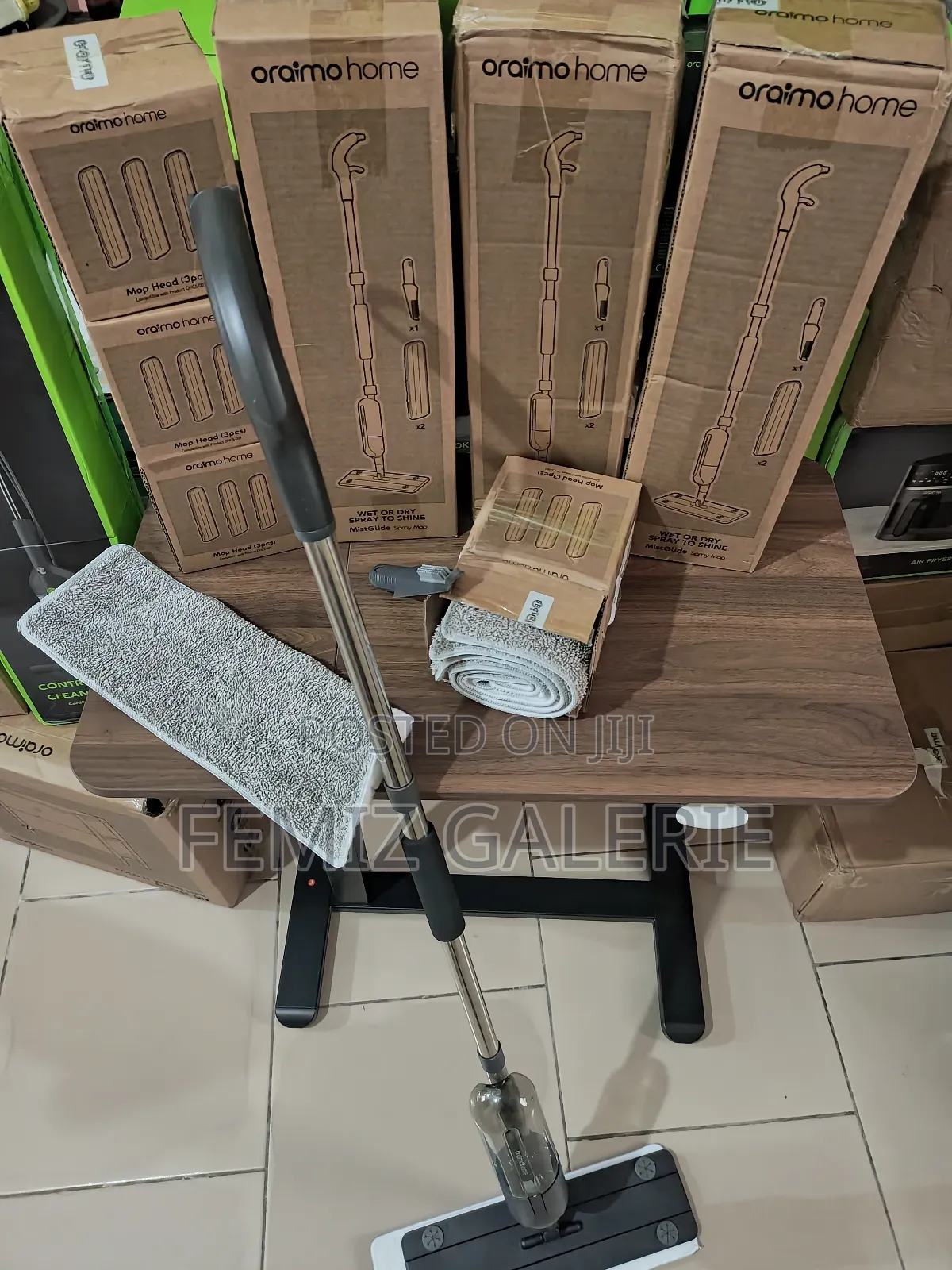 Oraimo Mistglide Spray Mop Plus 4pcs Replacement Mop Pads