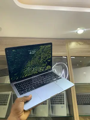 Laptop Apple MacBook Pro 2022 M2 8GB Intel Core M2 SSD 256GB
