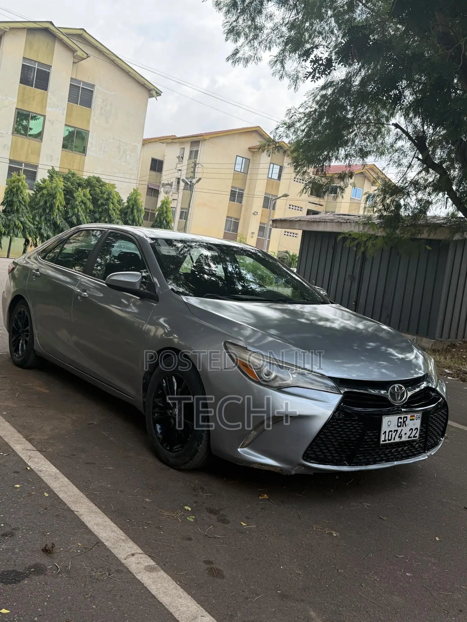 Toyota Camry 2016 Silver