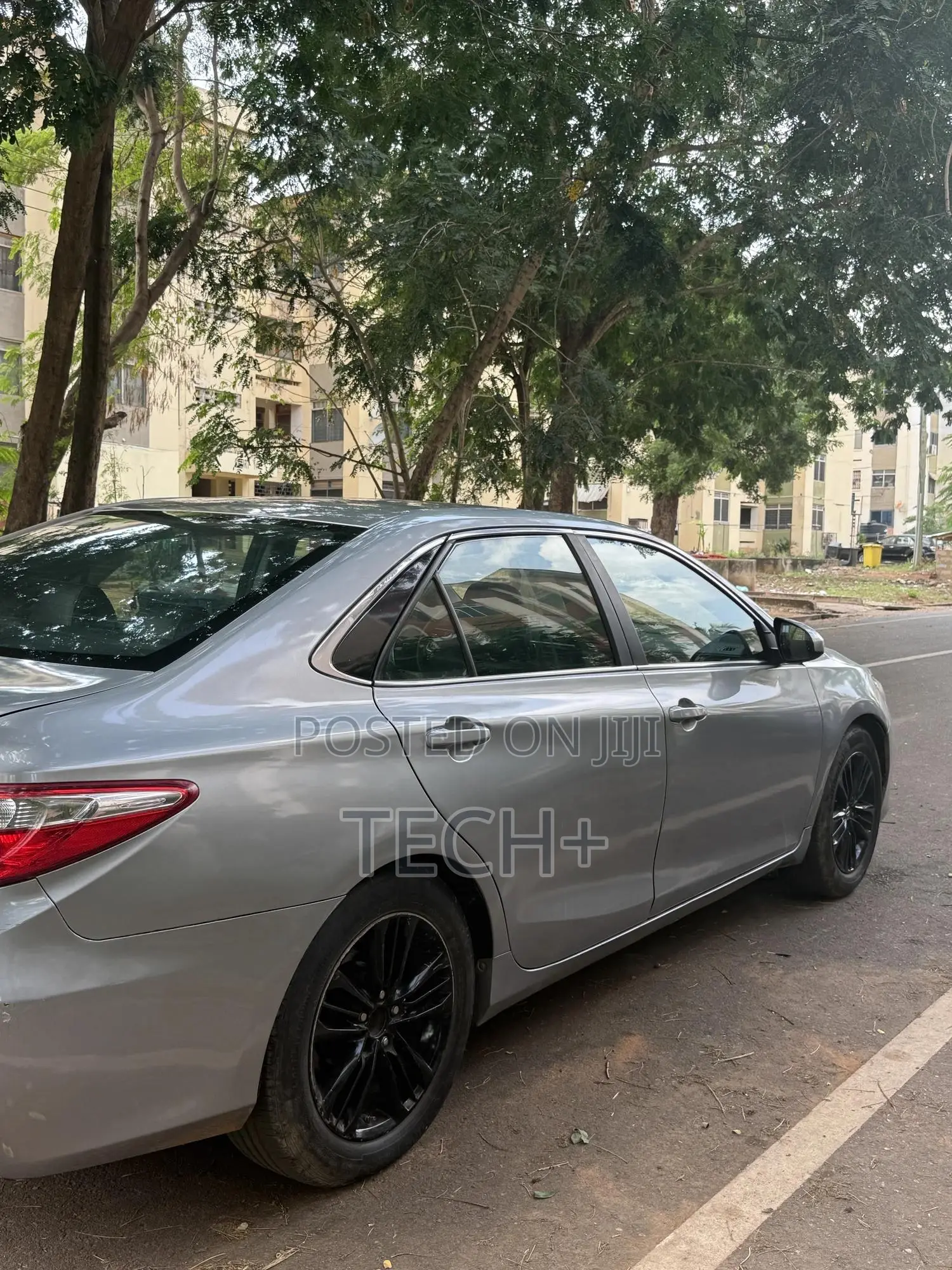 Toyota Camry 2016 Silver