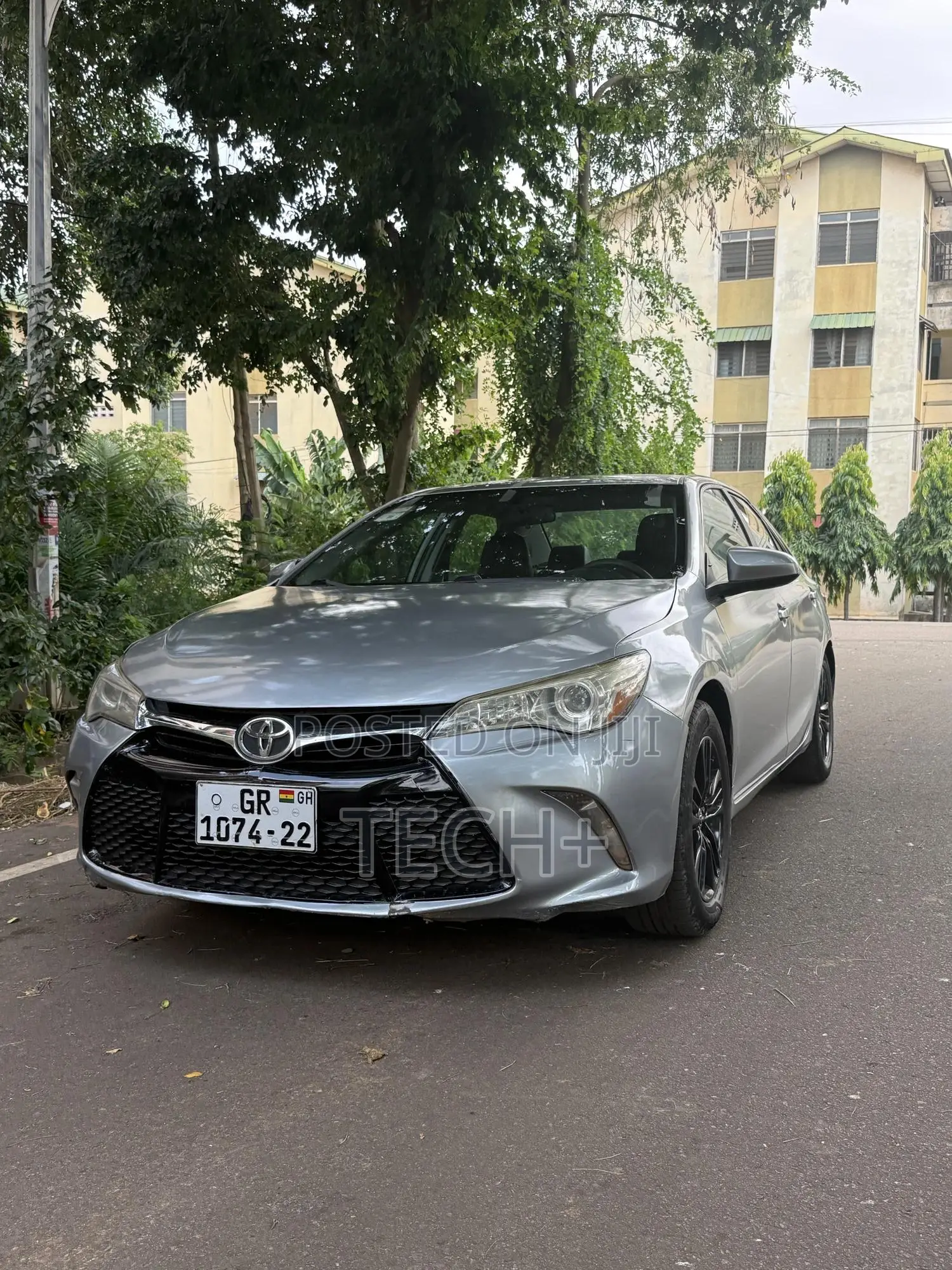 Toyota Camry 2016 Silver