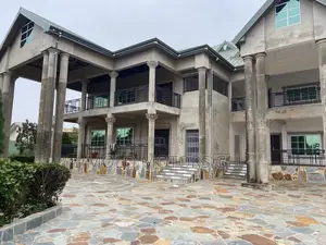 6bdrm House in Kumasi Metropolitan for sale