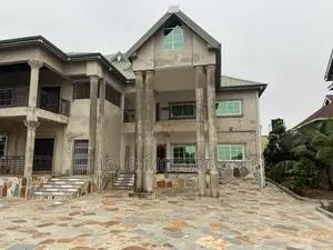 6bdrm House in Kumasi Metropolitan for sale