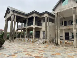 6bdrm House in Kumasi Metropolitan for sale