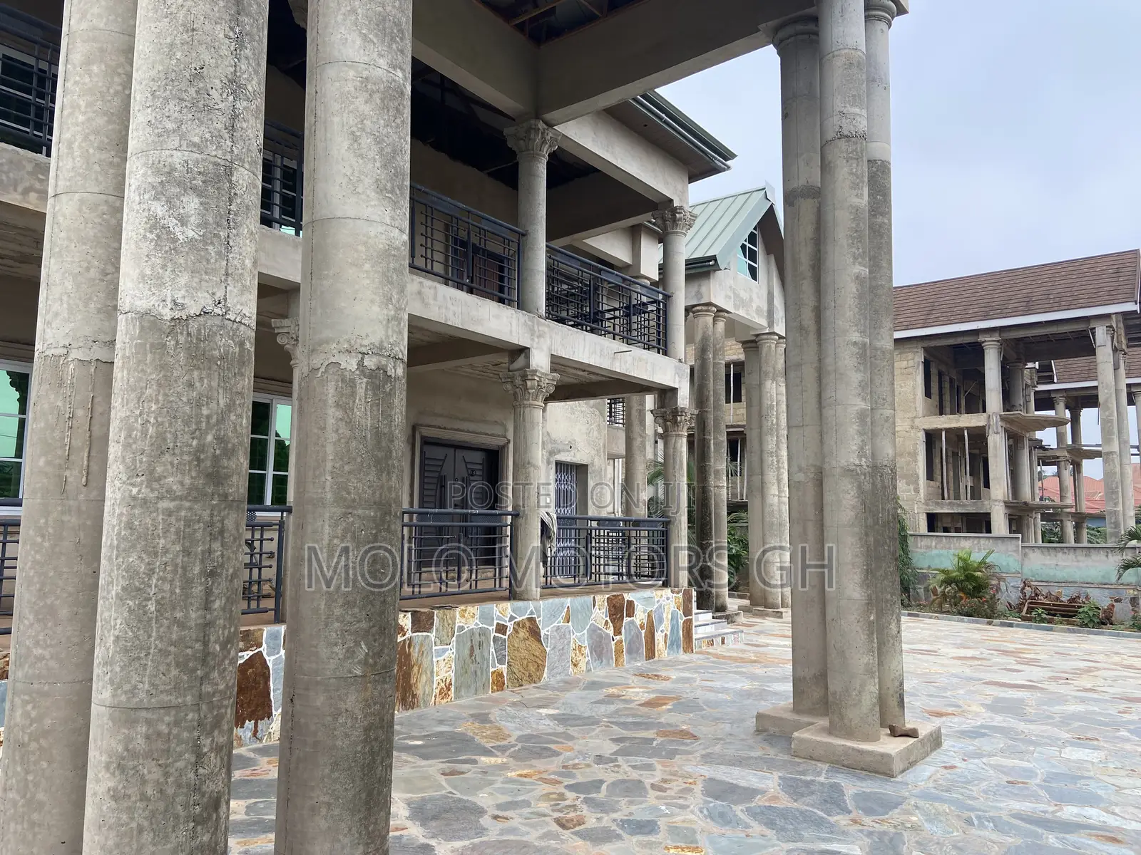 6bdrm House in Kumasi Metropolitan for sale