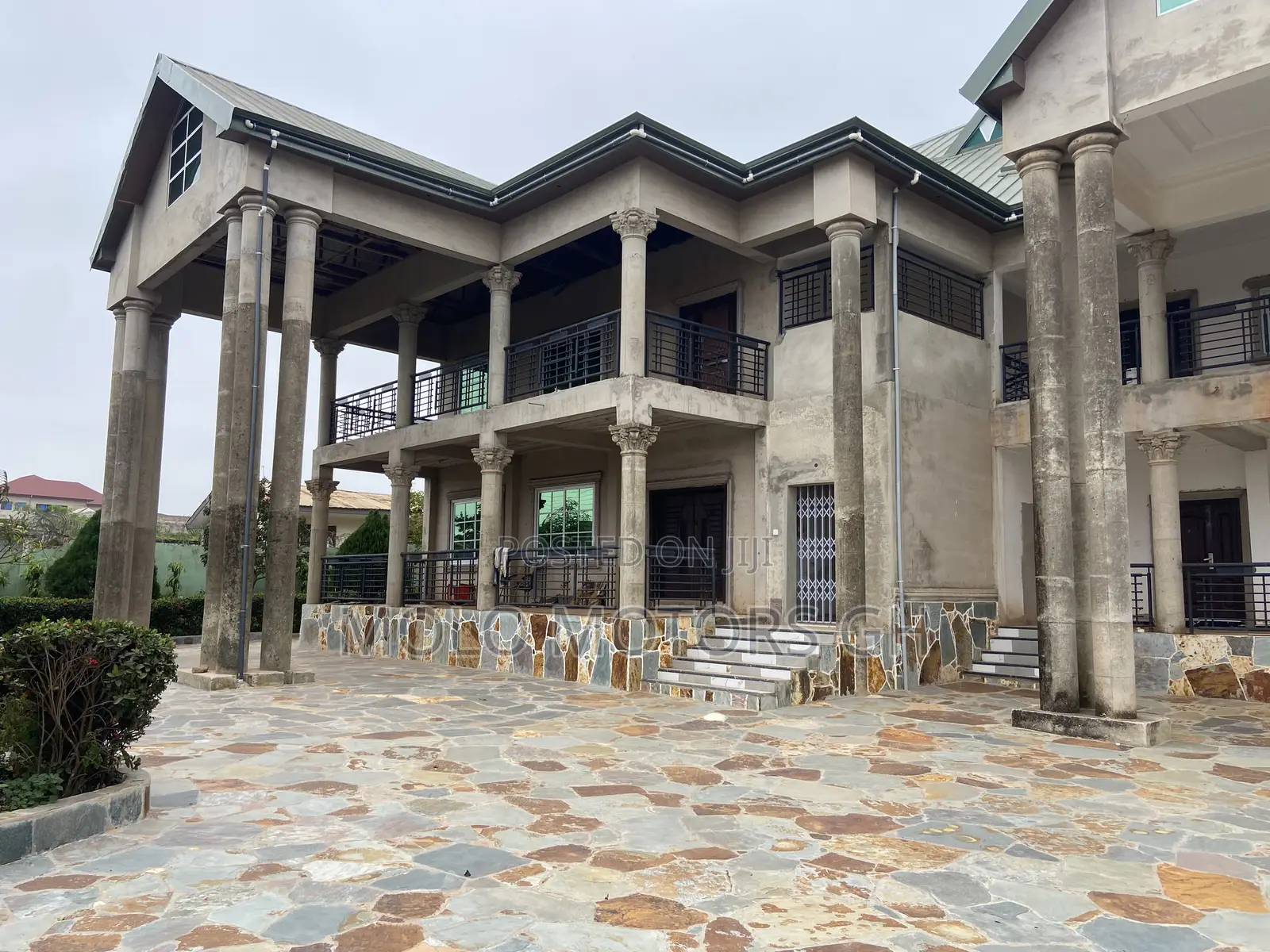 6bdrm House in Kumasi Metropolitan for sale