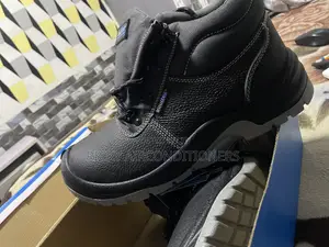 Vaultex Safety Boot Size 45 Limited