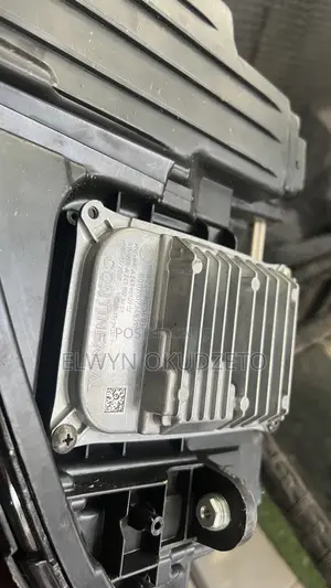 2017-2019 Mercedes-Benz E300 Headlight Pair