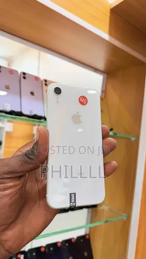 Apple iPhone XR 64 GB White