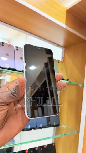 Apple iPhone XR 64 GB White