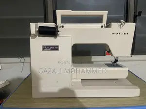 Husqvarna Viking Golden Computer 300 Sewing Machine