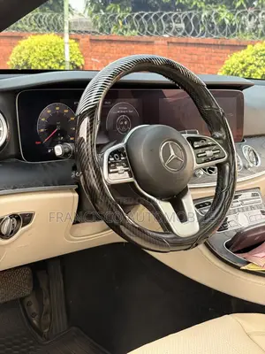Mercedes-Benz E300 2019 Blue