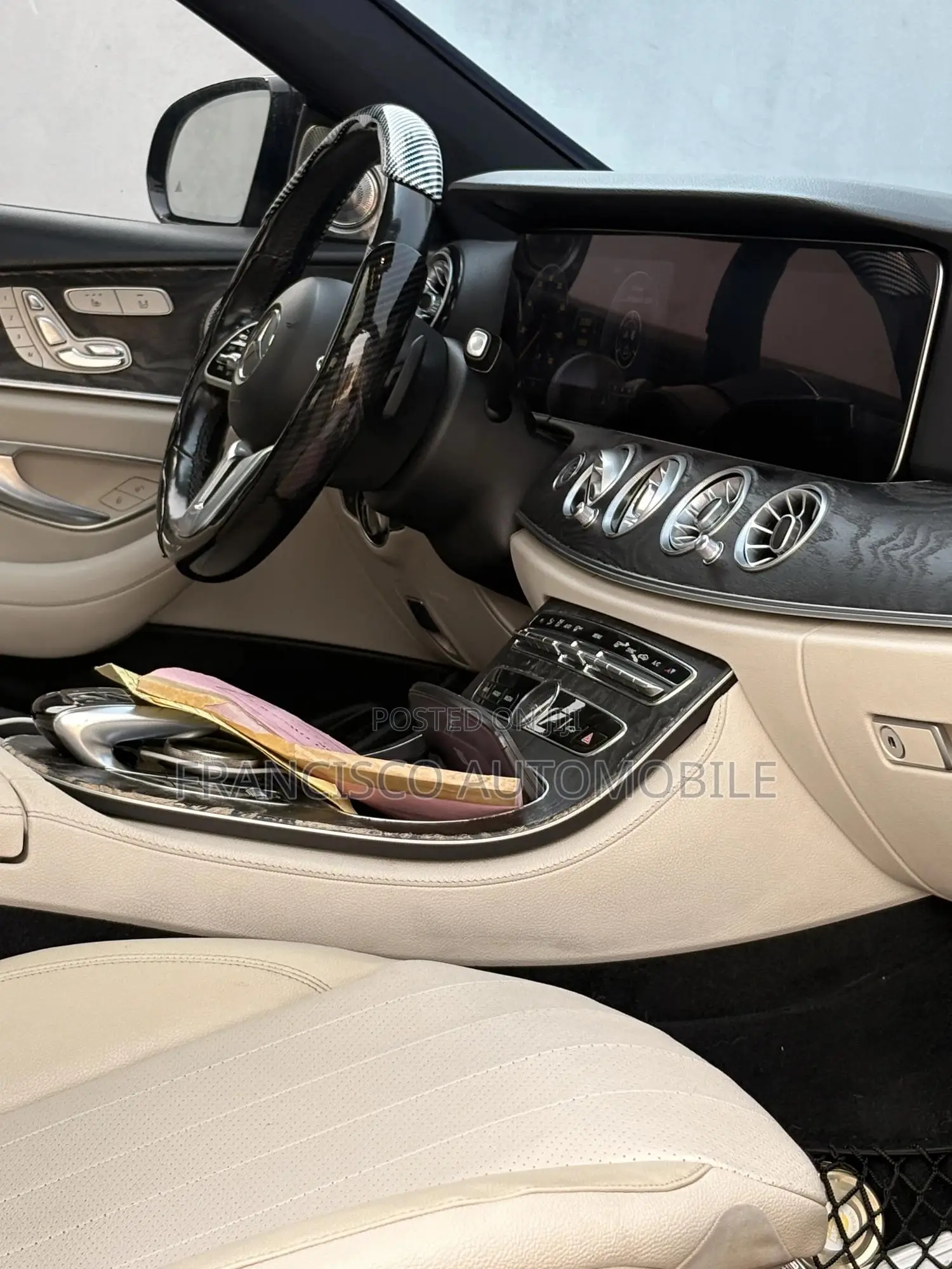 Mercedes-Benz E300 2019 Blue