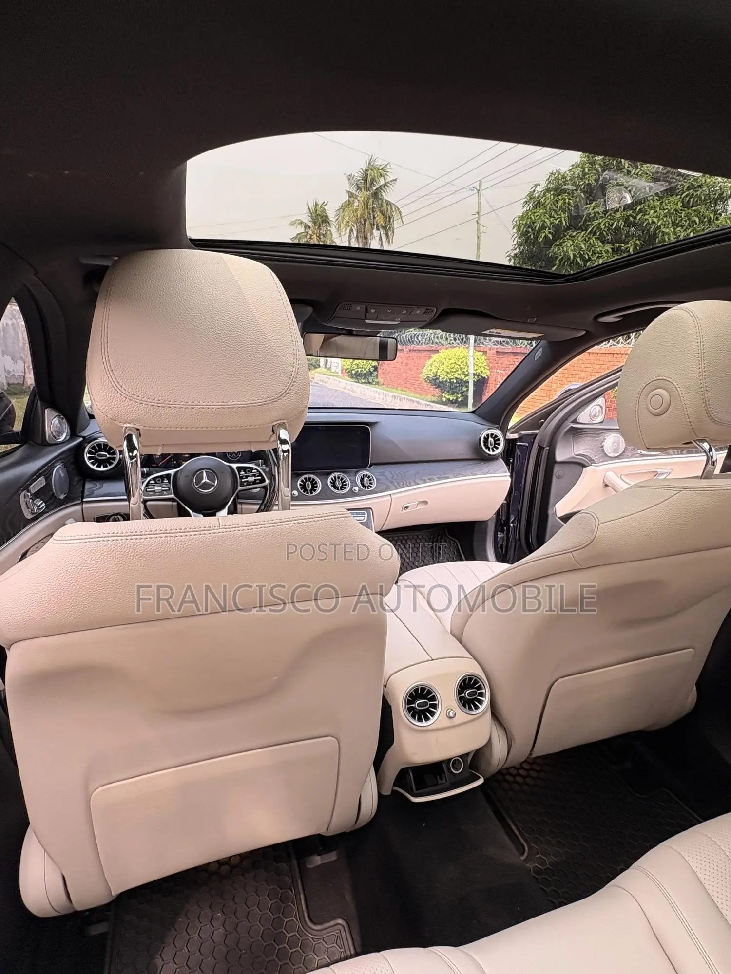 Mercedes-Benz E300 2019 Blue