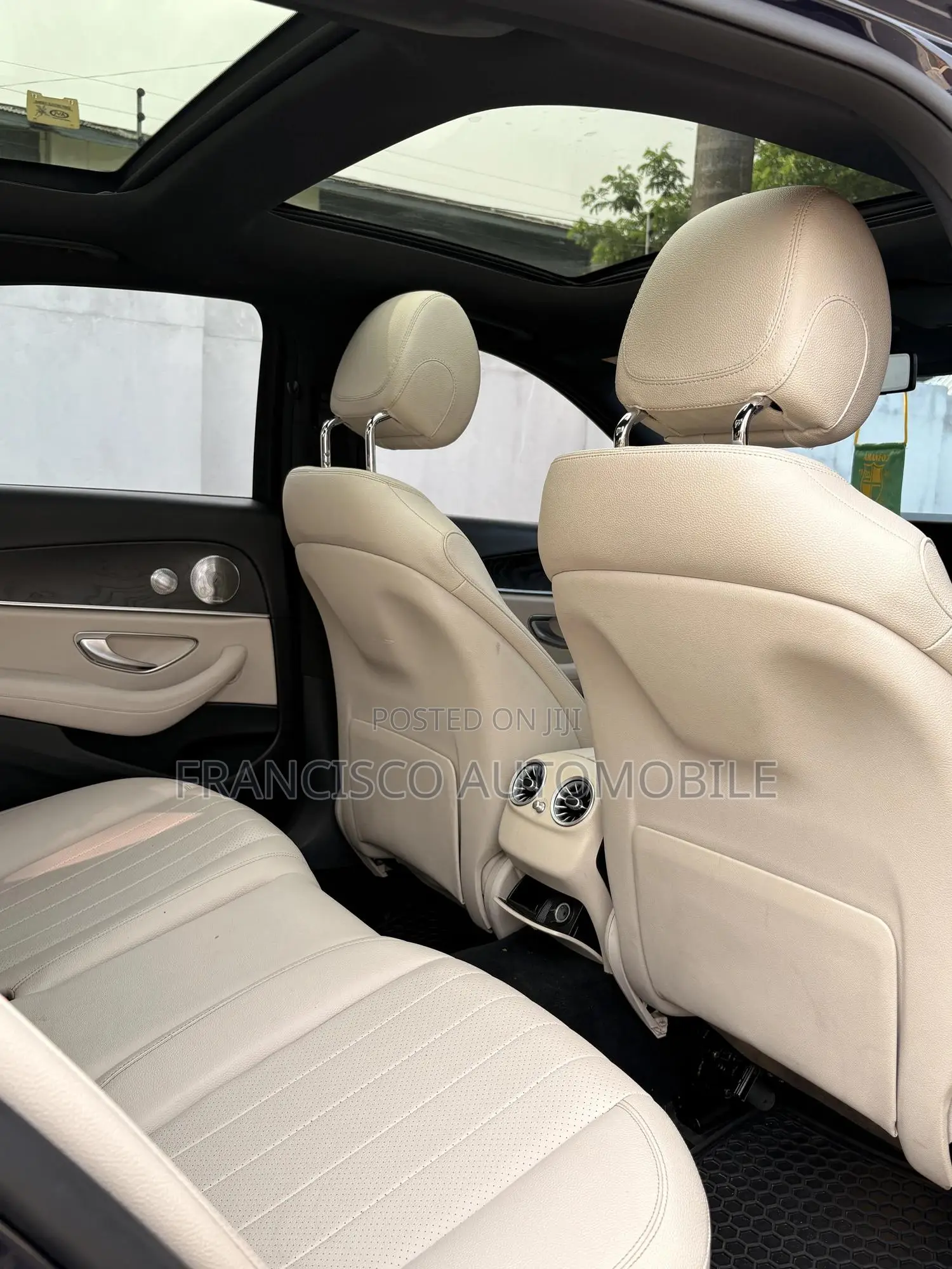Mercedes-Benz E300 2019 Blue