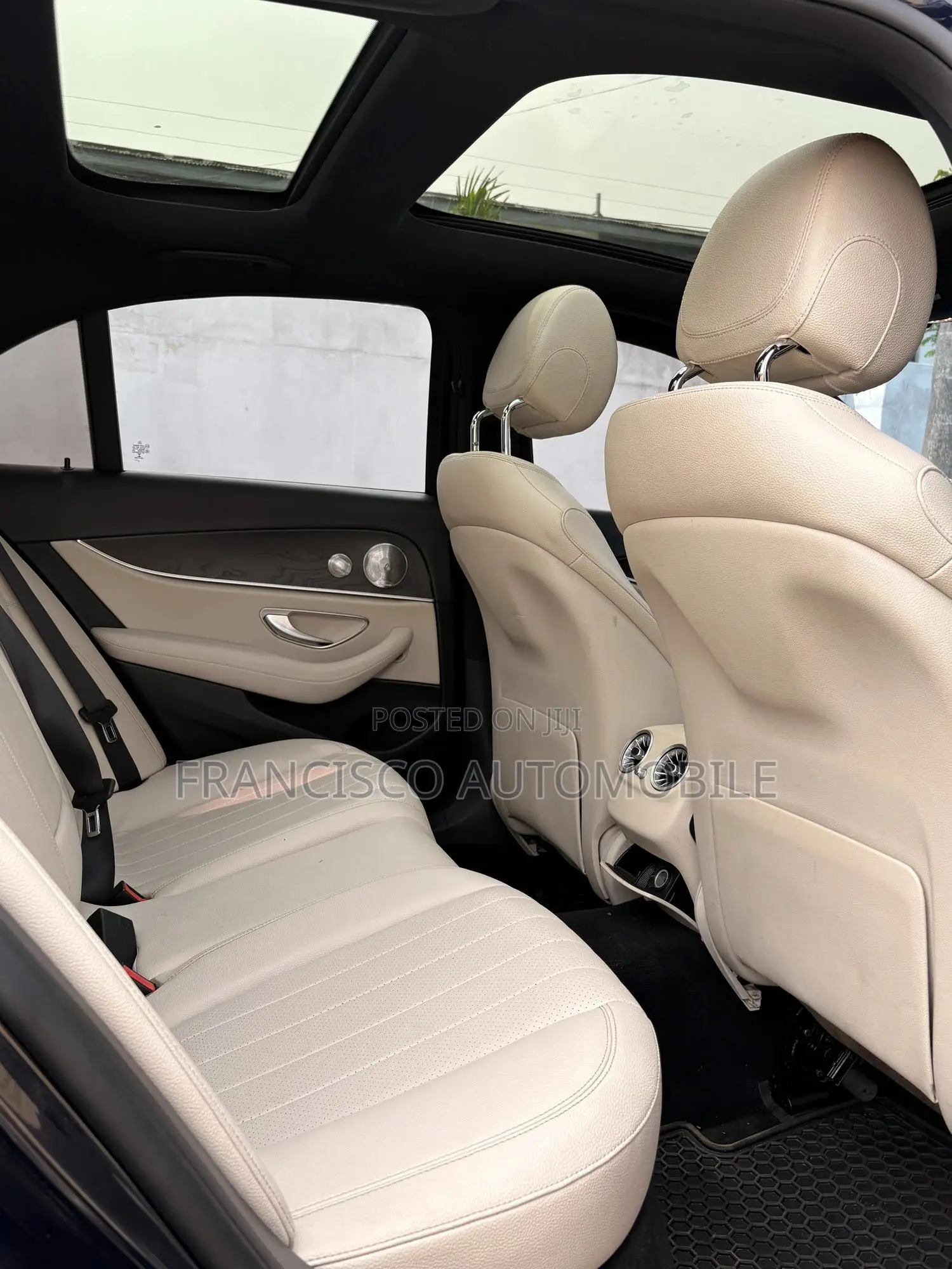 Mercedes-Benz E300 2019 Blue