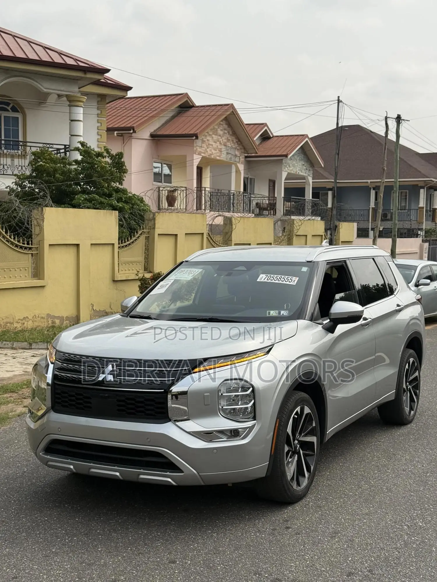 Mitsubishi Outlander SEL Launch Edition 2022 Silver