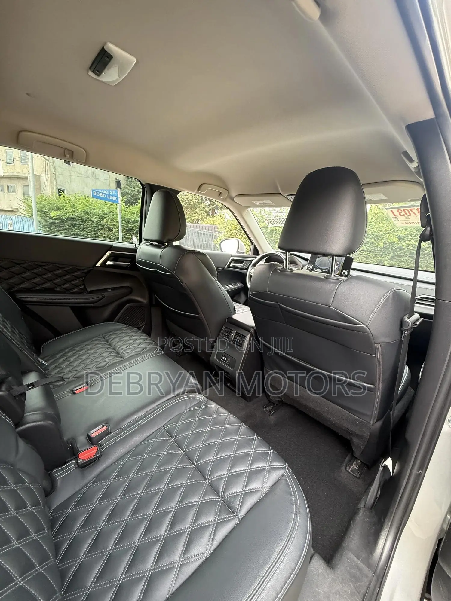 Mitsubishi Outlander SEL Launch Edition 2022 Silver