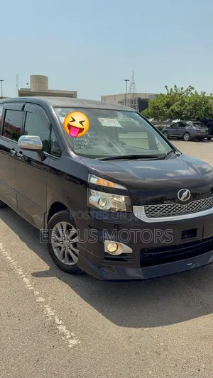 Toyota Voxy 2012 Gray