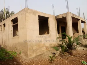 4bdrm Apartment in Lake Side Estate for sale