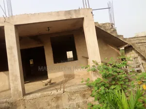 4bdrm Apartment in Lake Side Estate for sale