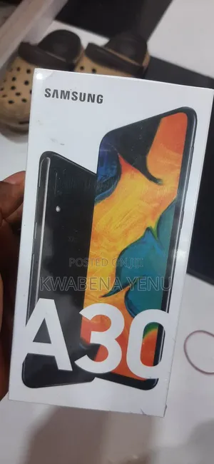 New Samsung Galaxy A30 64 GB Black