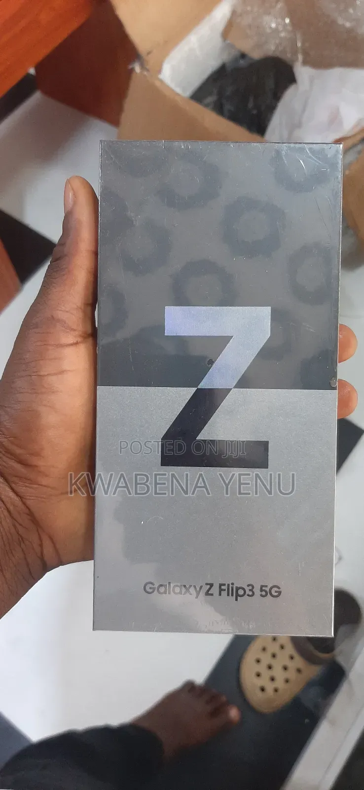 New Samsung Galaxy Z Flip 3 256 GB Gold