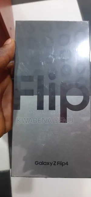 New Samsung Galaxy Z Flip4 256 GB Gold