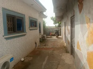 10bdrm House in Alex Otuo Properties, Kumasi Metropolitan for sale