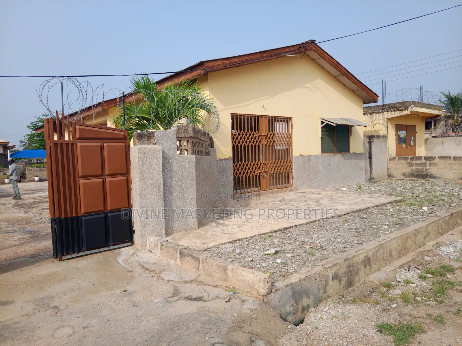 4bdrm Apartment in Santa Maria, Accra Metropolitan for sale