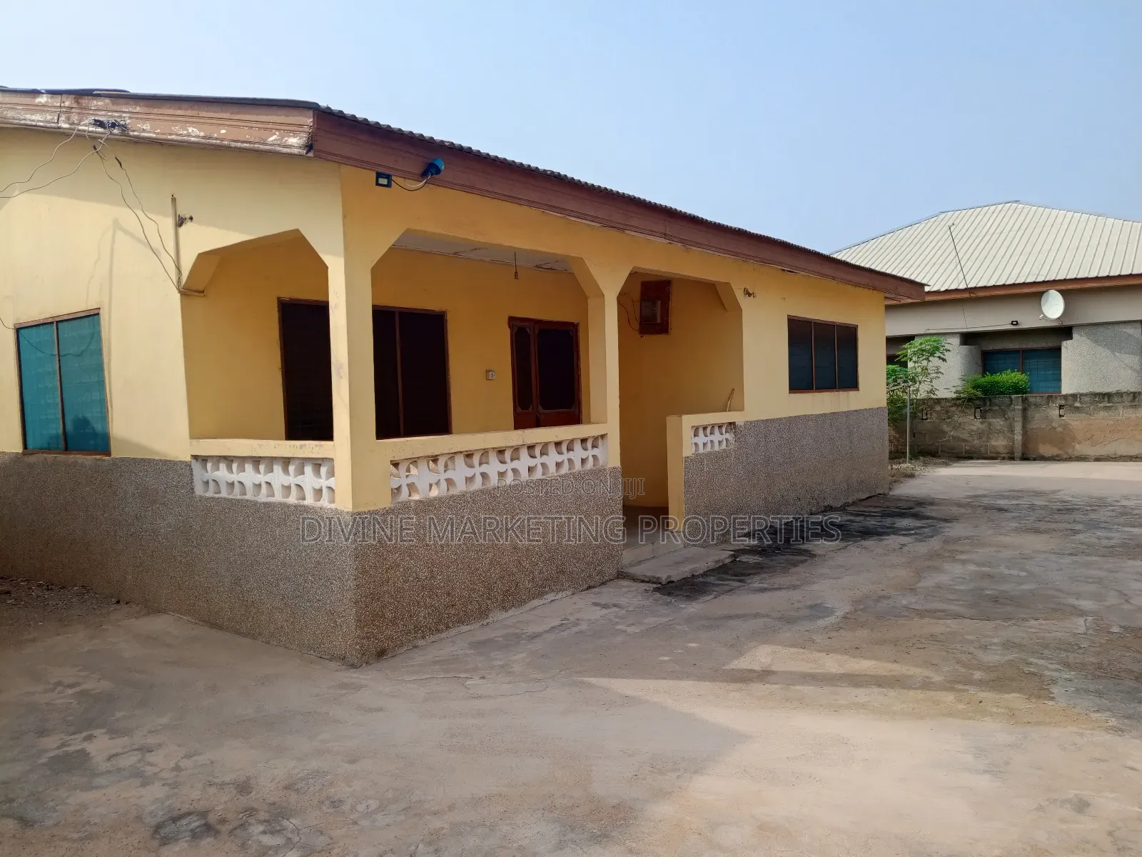 4bdrm Apartment in Santa Maria, Accra Metropolitan for sale