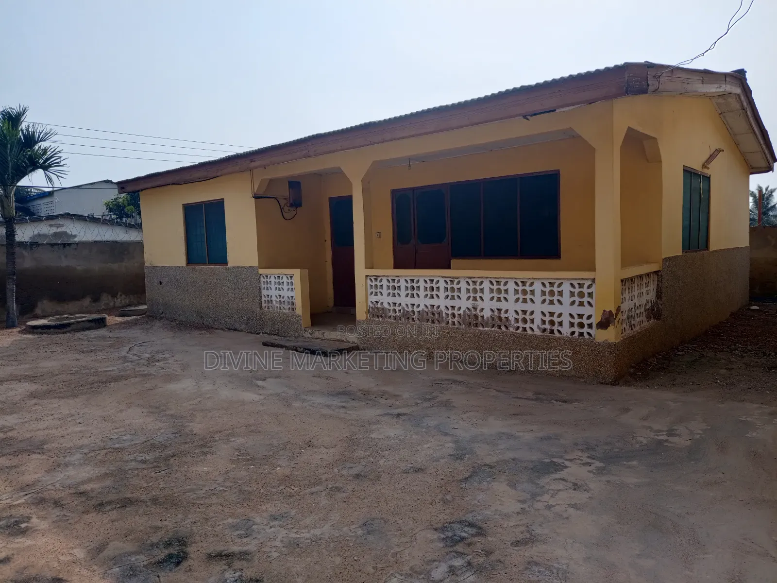 4bdrm Apartment in Santa Maria, Accra Metropolitan for sale