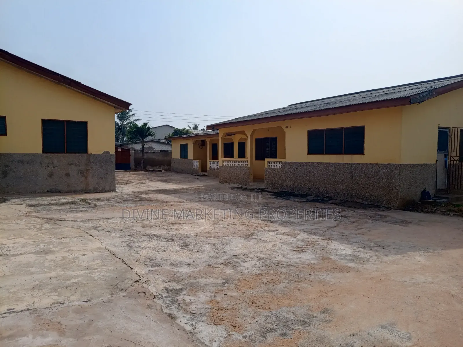 4bdrm Apartment in Santa Maria, Accra Metropolitan for sale