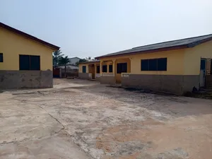 4bdrm Apartment in Santa Maria, Accra Metropolitan for sale
