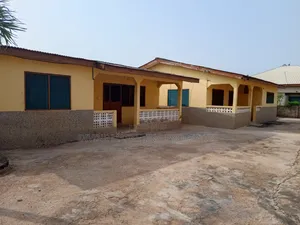 4bdrm Apartment in Santa Maria, Accra Metropolitan for sale