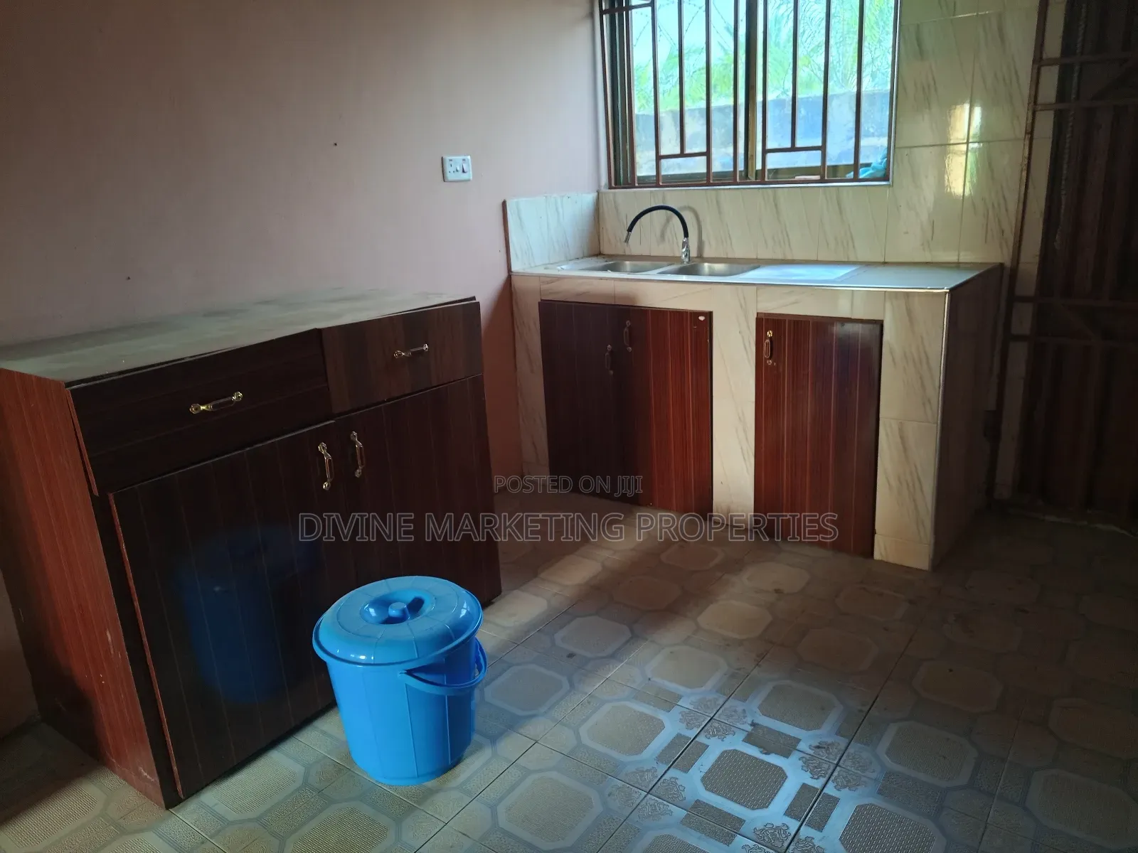 4bdrm Apartment in Santa Maria, Accra Metropolitan for sale