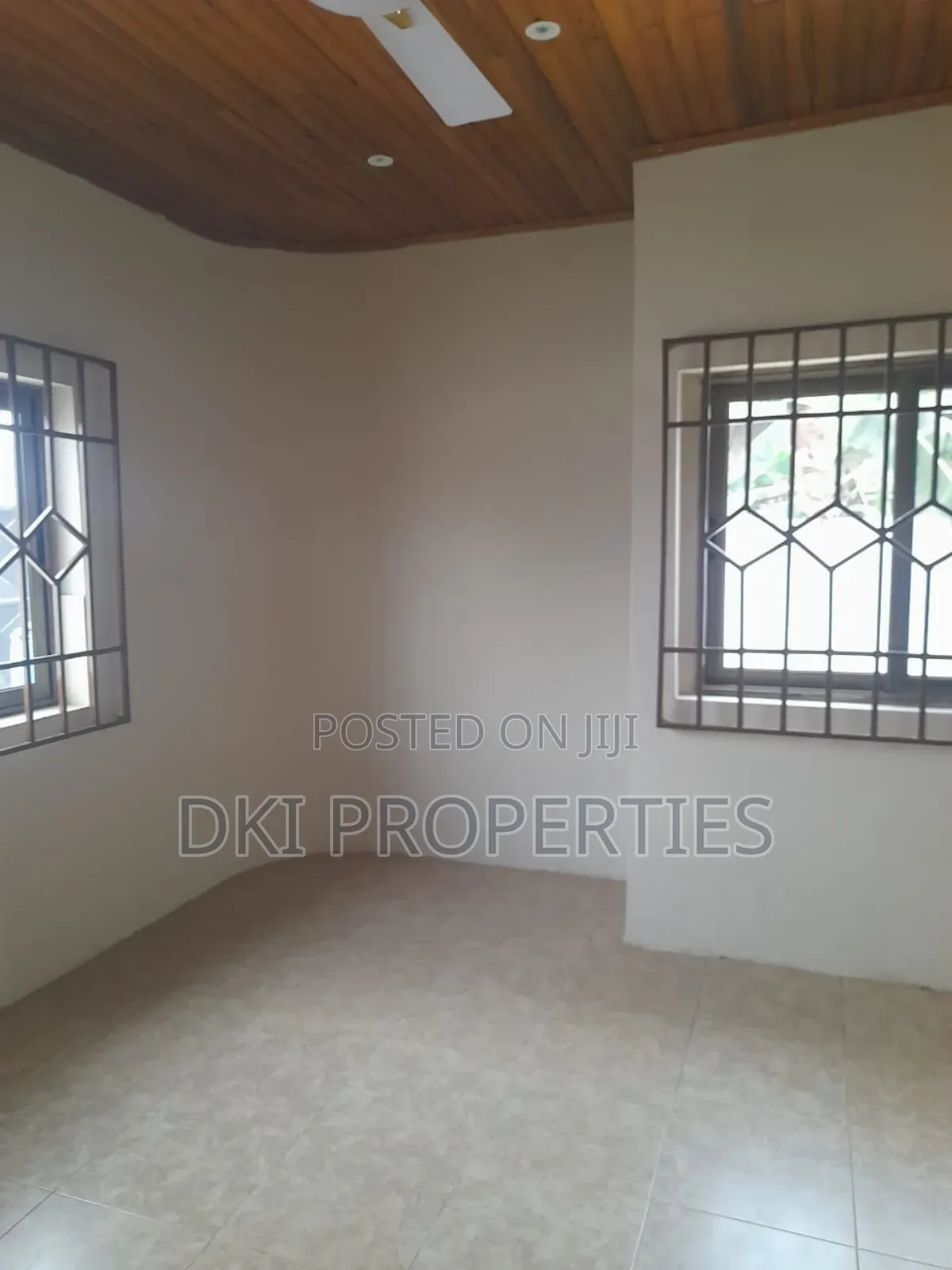 5bdrm House in Dki Properties, Adenta for rent