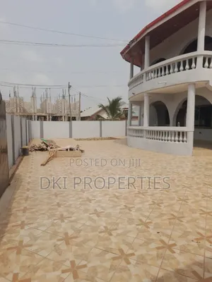 5bdrm House in Dki Properties, Adenta for rent
