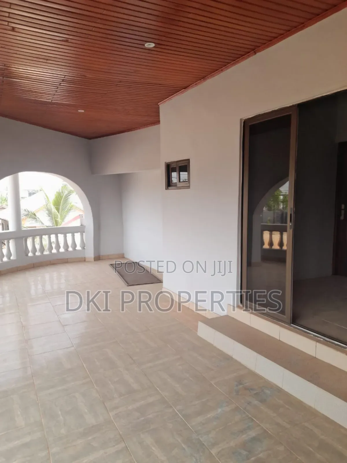 5bdrm House in Dki Properties, Adenta for rent