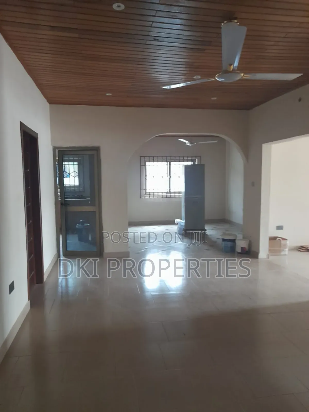 5bdrm House in Dki Properties, Adenta for rent
