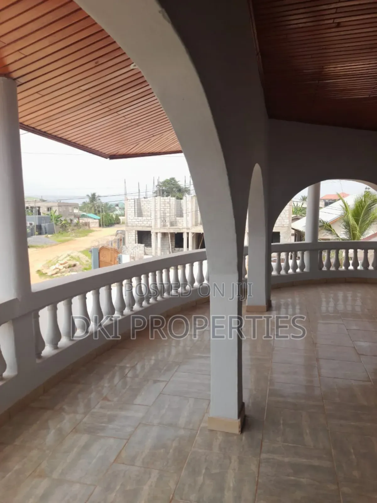 5bdrm House in Dki Properties, Adenta for rent