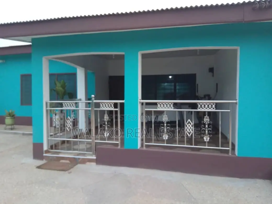 4bdrm House in Taifa-Burkina for sale