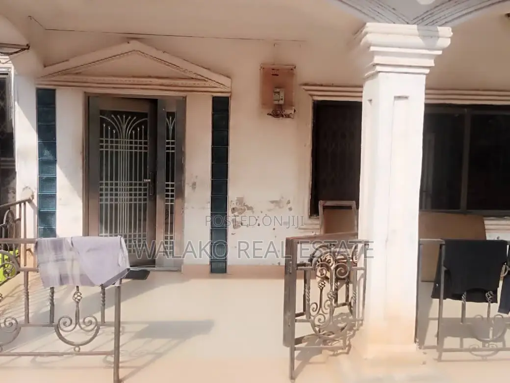 4bdrm House in Kwabenya for sale